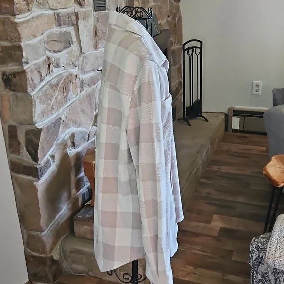 👚beachlunchlounge Taupe and White Plaid Flannel Shirt - Picture 4 of 7